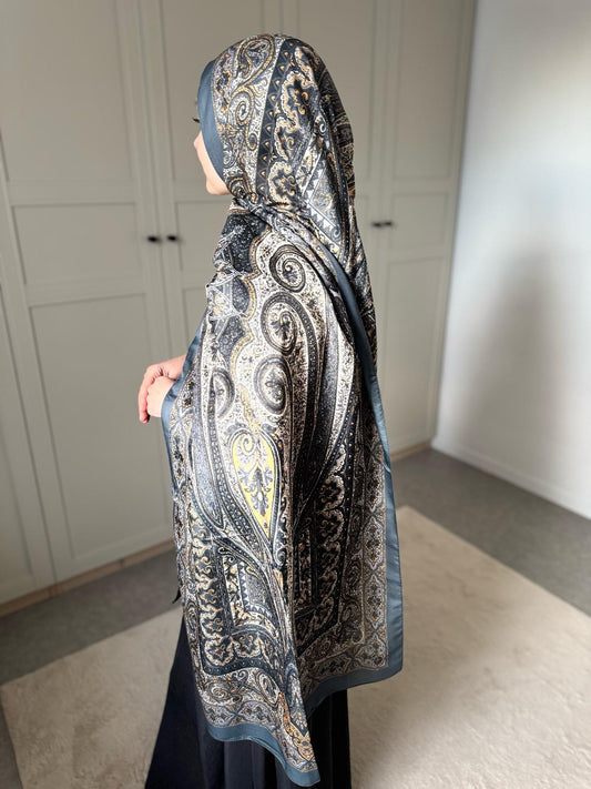 Nayla – Châle Prestige Kaki, Noir, Blanc et Doré