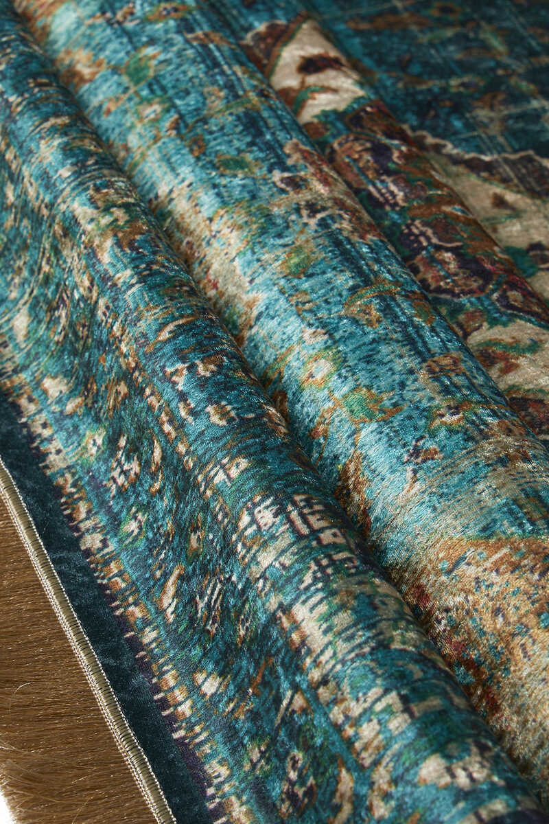 Dark green velvet prayer mat