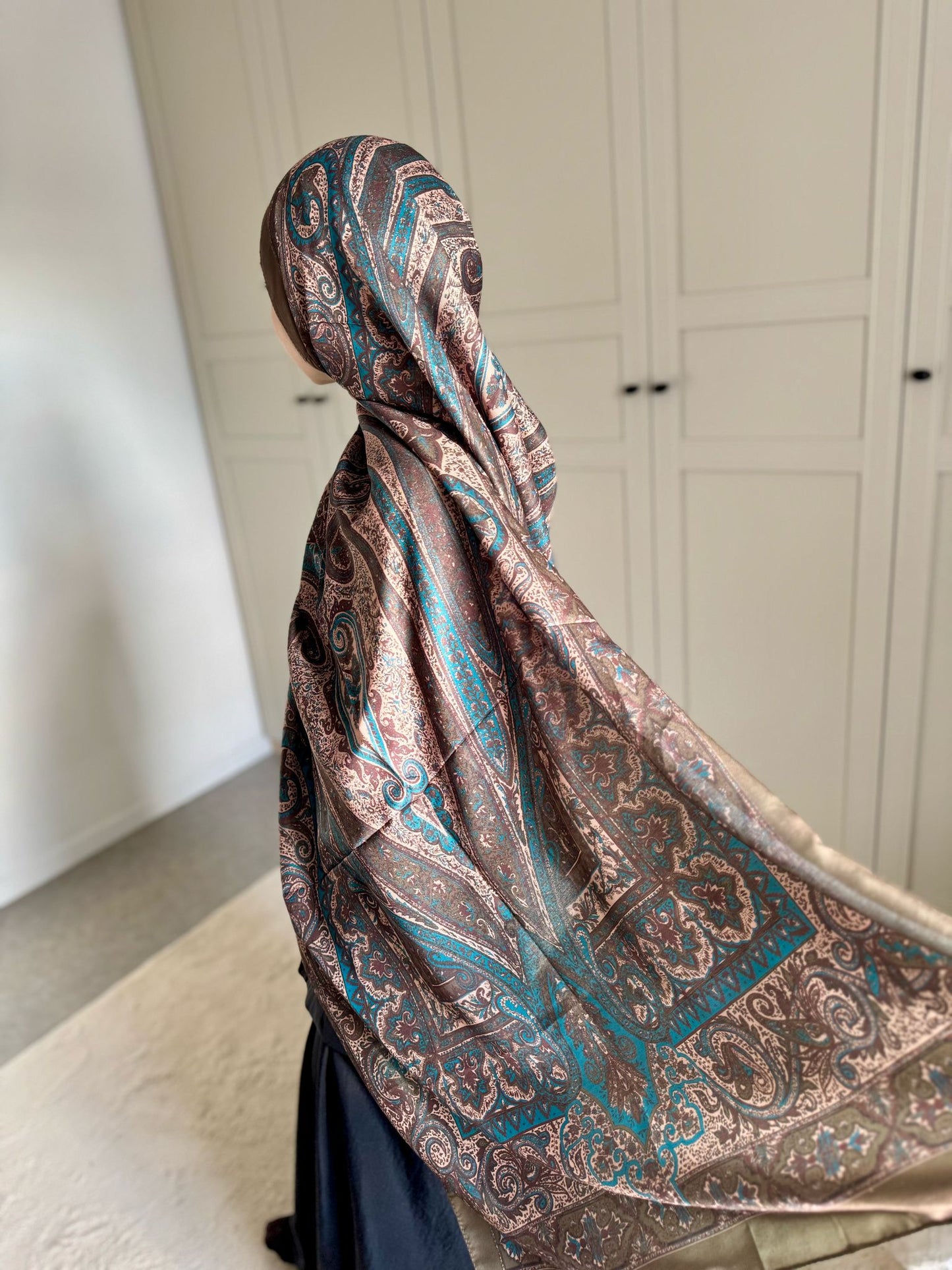 Maysa – Châle Élégance Marron et Turquoise